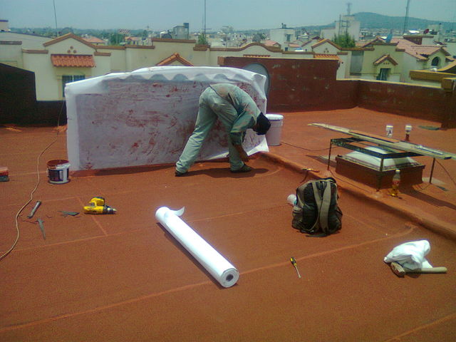 APLICACIÒN DE MEMBRANA DE POLIESTER EN MURO 